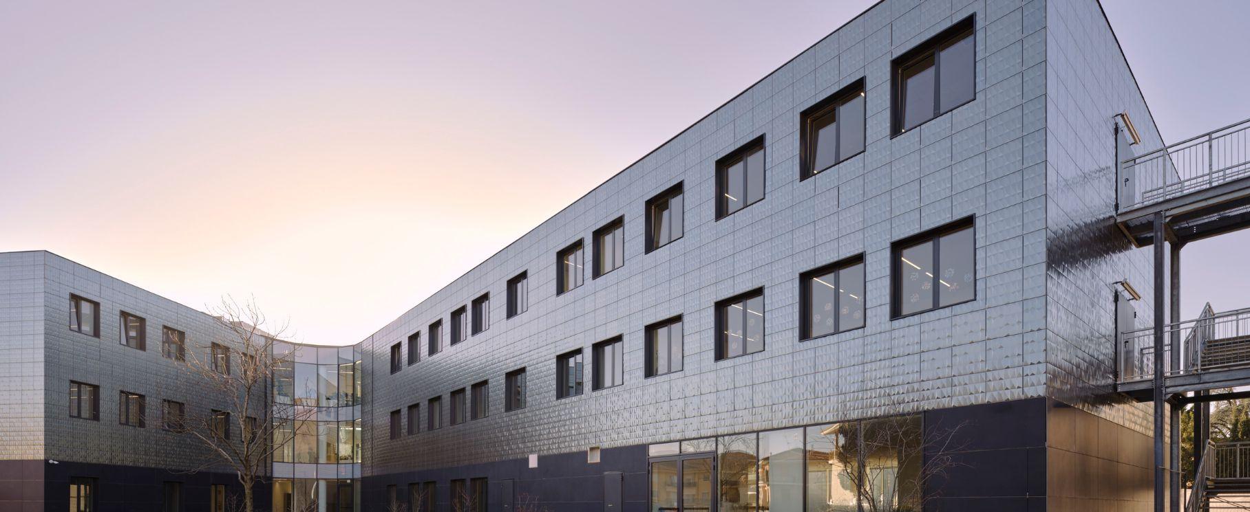 Complexe scolaire de Busca | Casalgrande Padana Complexe scolaire de Busca | Casalgrande Padana